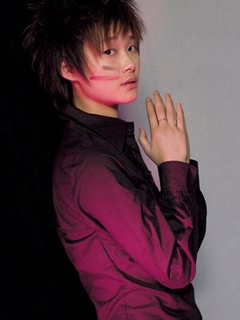李宇春调皮可爱的样子 3546)