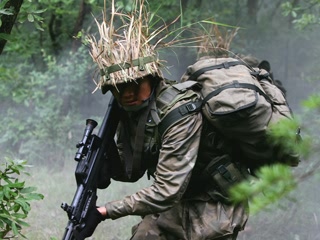 连续剧《士兵突击》壁纸 3952)