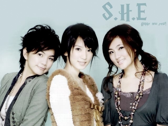 人气组合SHE 5505)