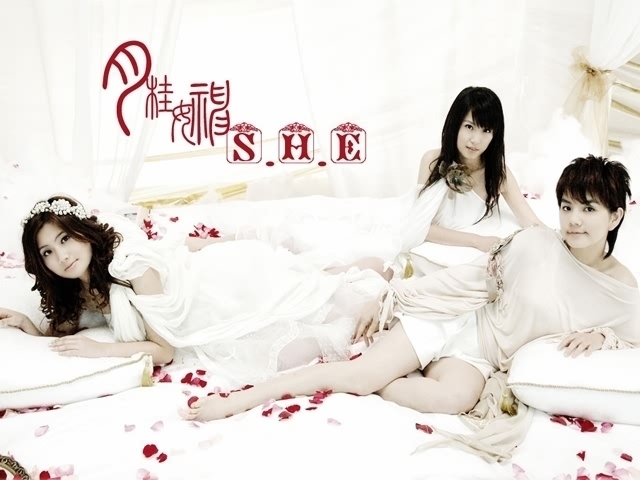 人气组合SHE 5500)