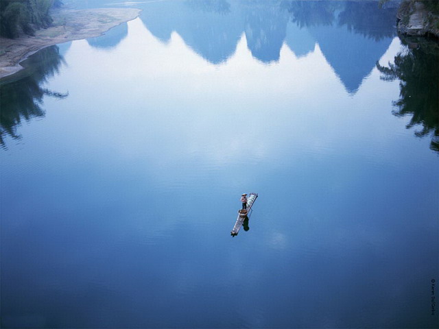 蓝天白云绿草地风景壁纸 11685)