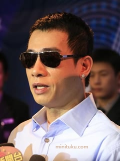 陈小春240x320手机图片 18154)