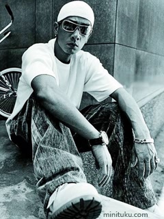 陈小春240x320手机图片 18152)