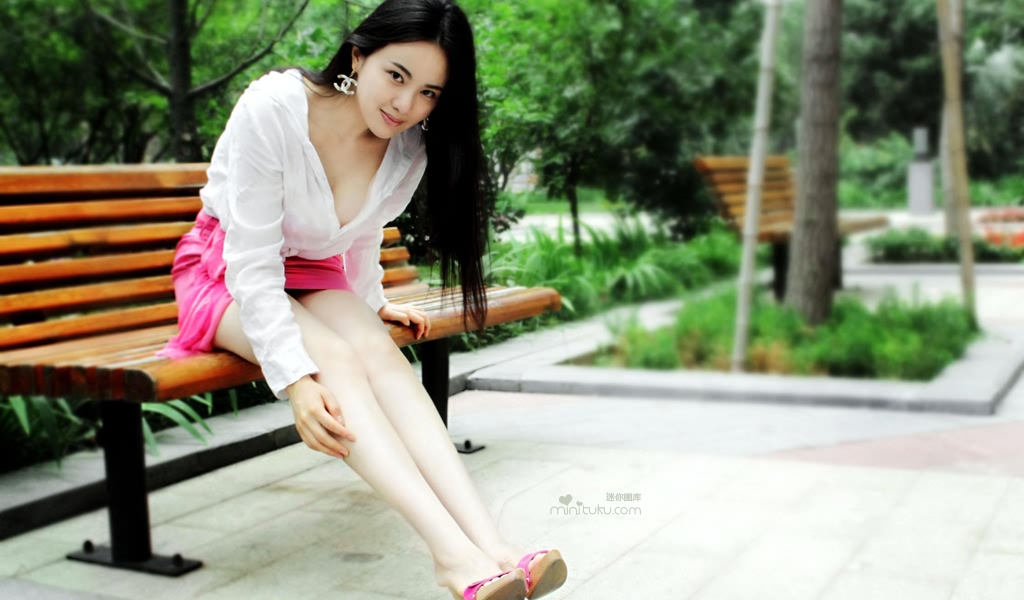 周润发干女儿孟茜低胸豪放图集 21936)