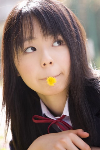 调皮可爱的日本妹妹iPhone4手机图片 23629)