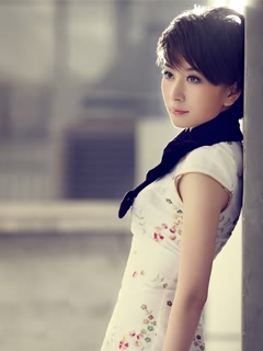 旗袍短发气质美女玩自拍 24753)