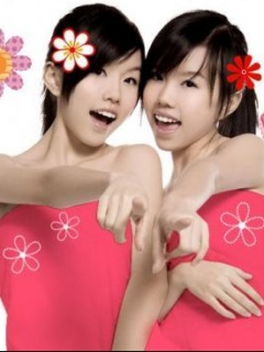 新加坡双胞胎女孩BY2可爱手机图片集 15292)